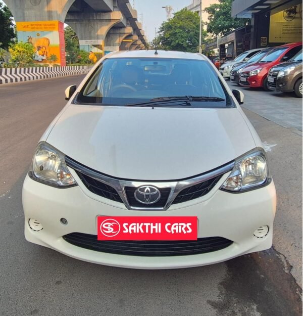 TOYOTA ETIOS V MT - 2015